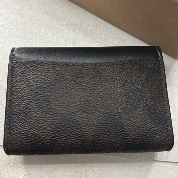 coach wallet - Picture 3 of 4